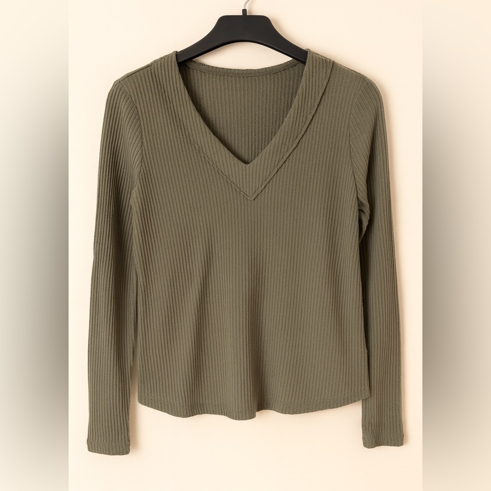 Altar’d State Waffle Knit V-Neck Long Sleeve Top Size Small Olive Green EUC